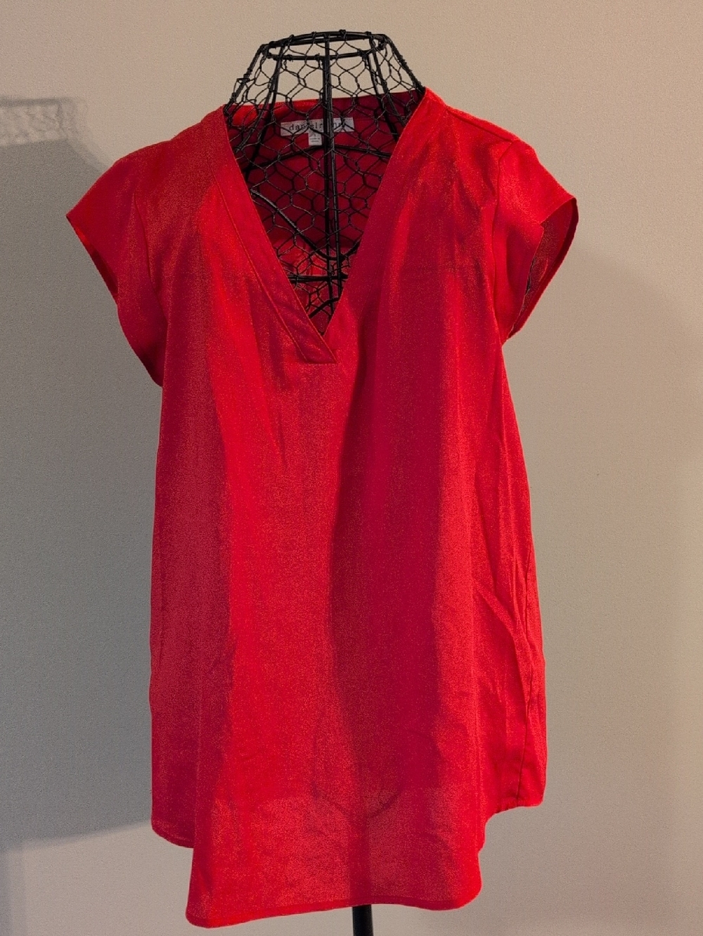 Daniel Rainn Fuscia V-Neck Cap Sleeve Ttop
